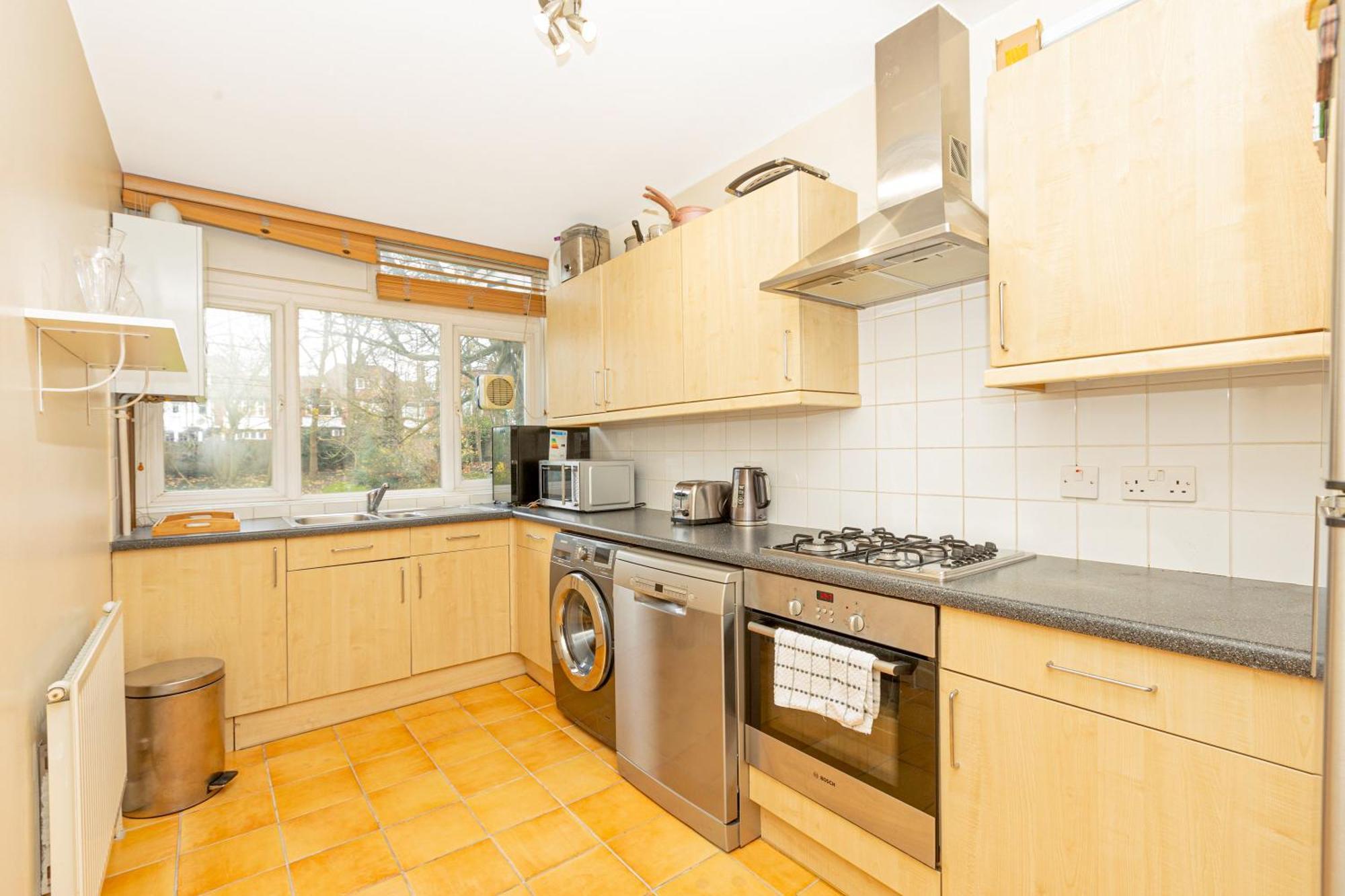 Appartement Lovely 2br Flat W Balcony, Golders Tube 5min *