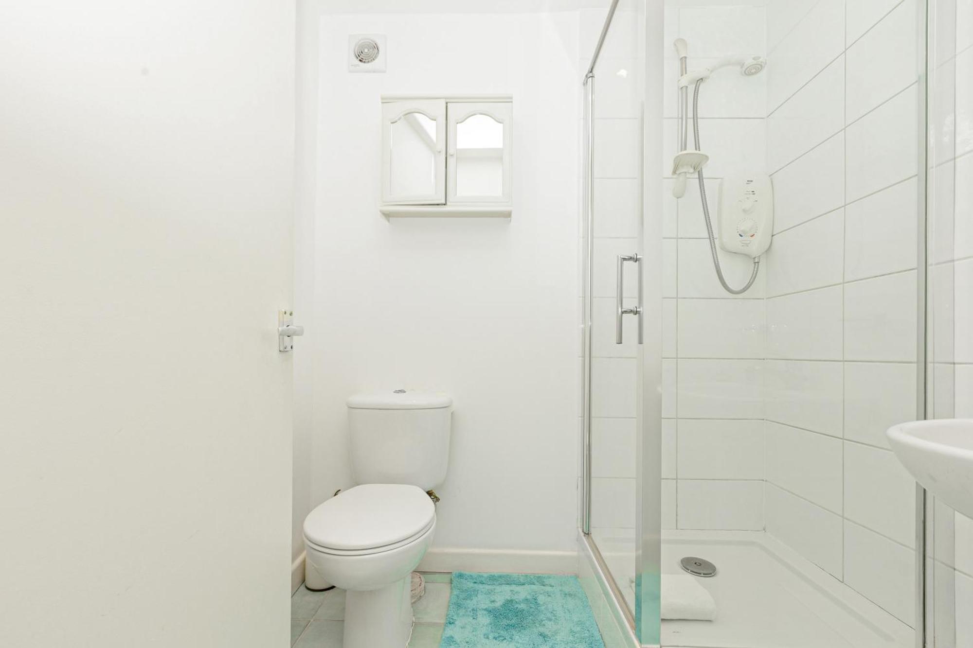 Appartement Lovely 2br Flat W Balcony, Golders Tube 5min